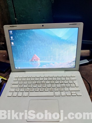 Apples Macebook Laptop